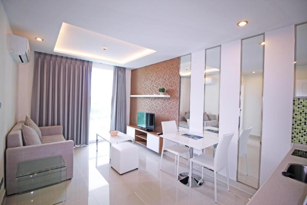 Amazon Residence By Pattaya Sunny Rentals Джомтиен Бийч Стая снимка