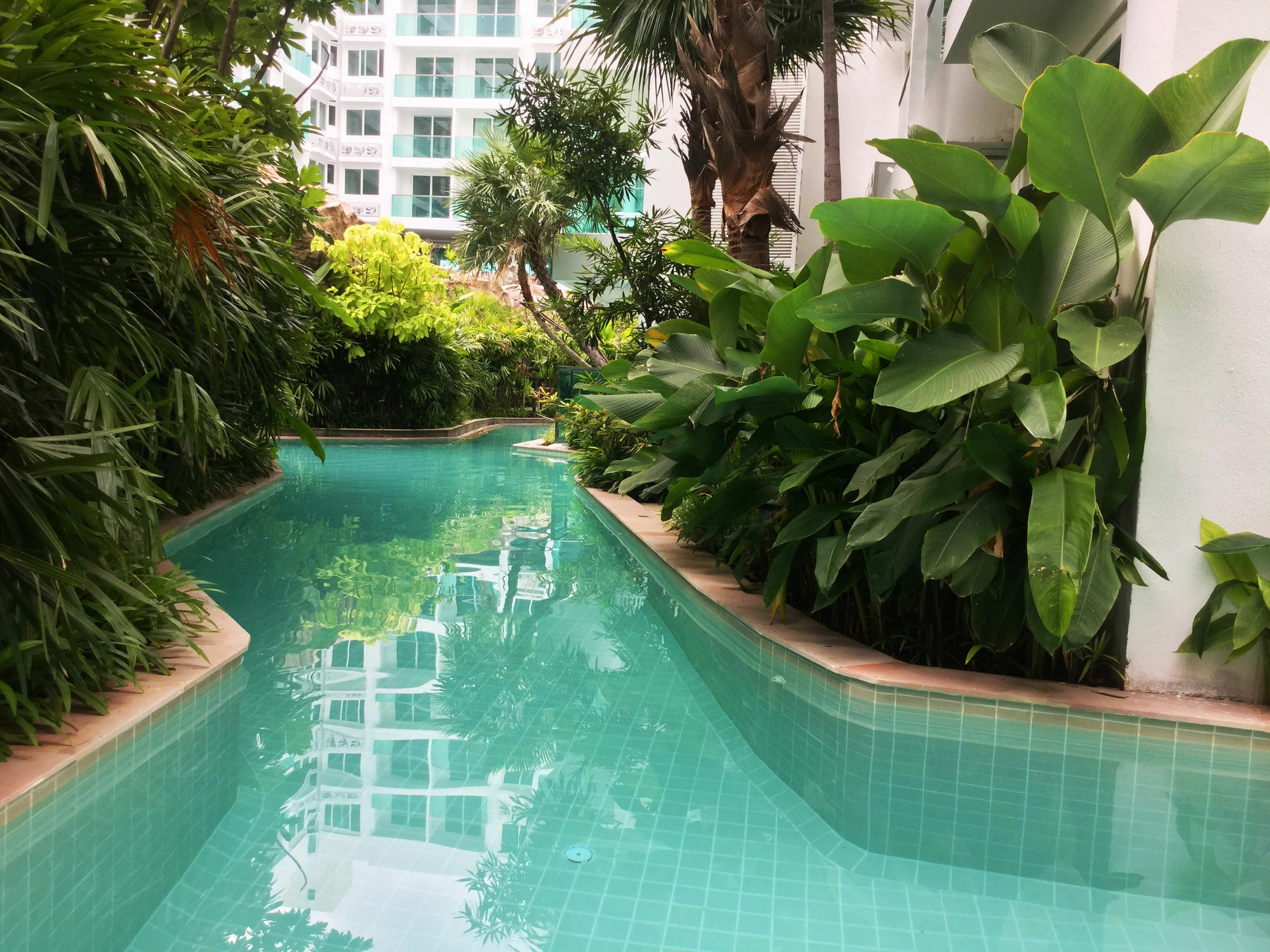 Amazon Residence By Pattaya Sunny Rentals Джомтиен Бийч Екстериор снимка