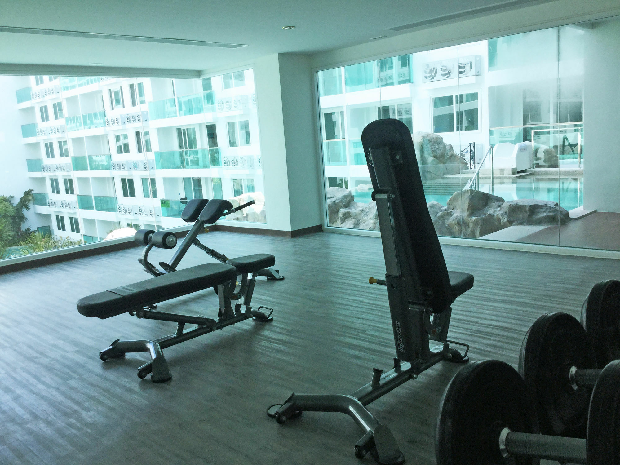 Amazon Residence By Pattaya Sunny Rentals Джомтиен Бийч Екстериор снимка
