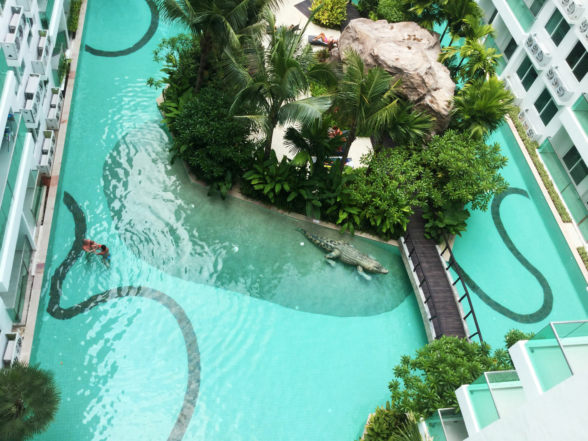 Amazon Residence By Pattaya Sunny Rentals Джомтиен Бийч Екстериор снимка