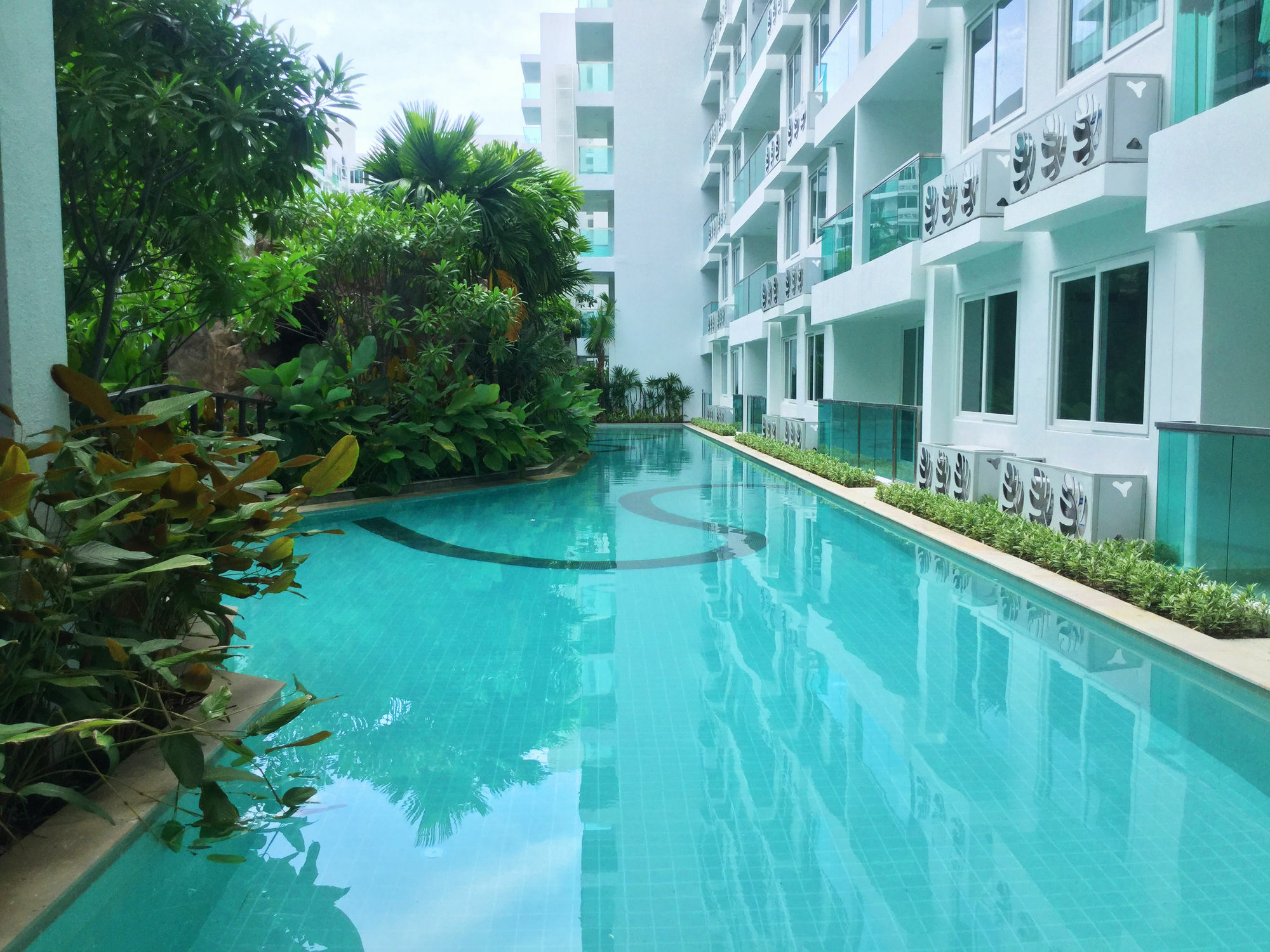 Amazon Residence By Pattaya Sunny Rentals Джомтиен Бийч Екстериор снимка